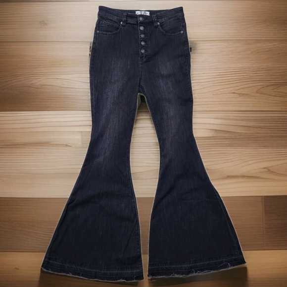 Free People We The Free Irreplaceable Flare Jeans 30 NWOT High Rise Bell - Picture 2 of 16